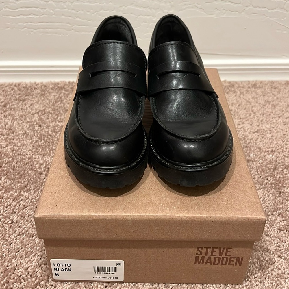 Steve Madden Black Lotto Loafers Size 6